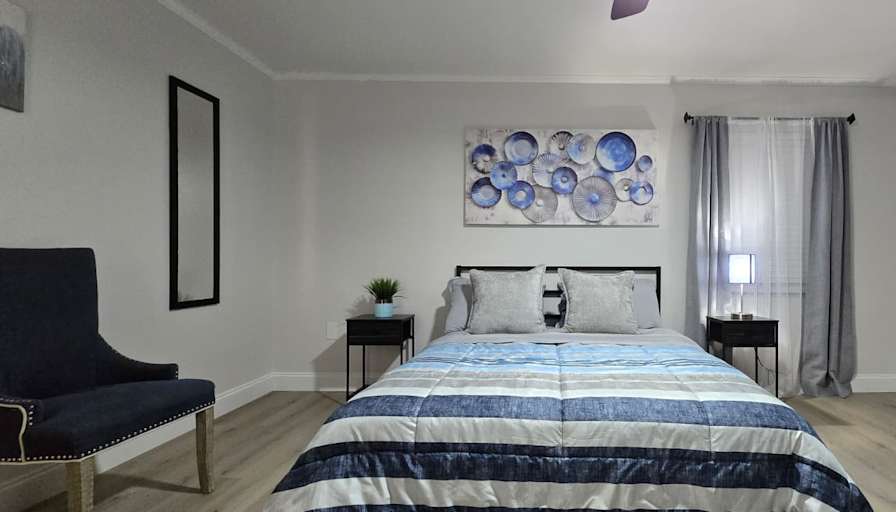 Neche's room