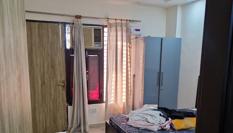 Devansh's room