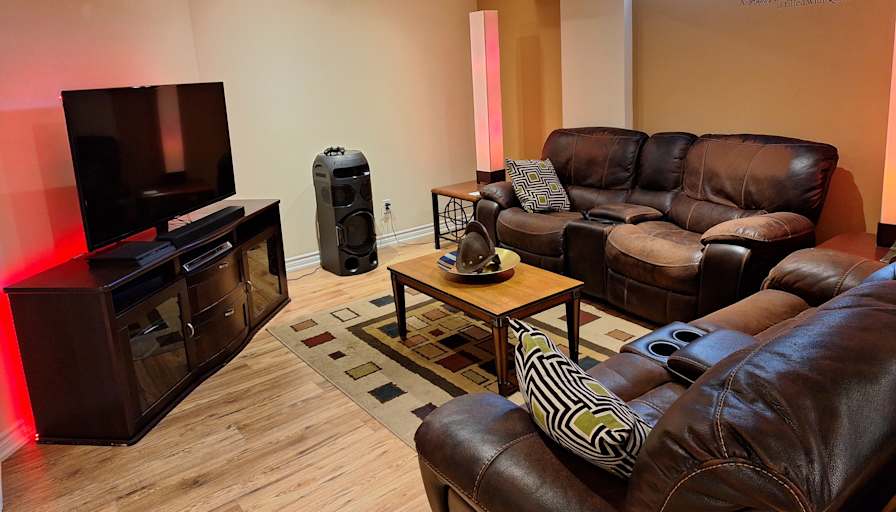 greg smith's room