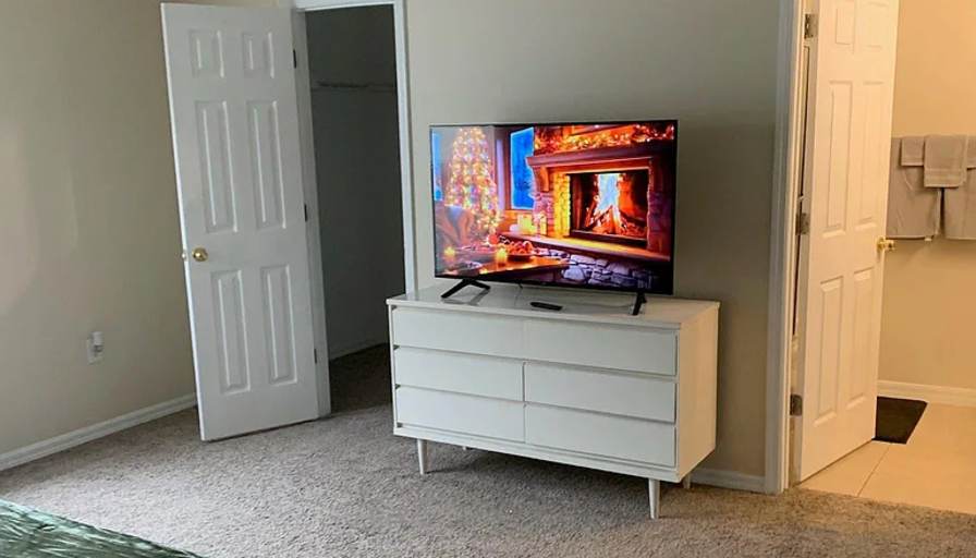 Tom's room