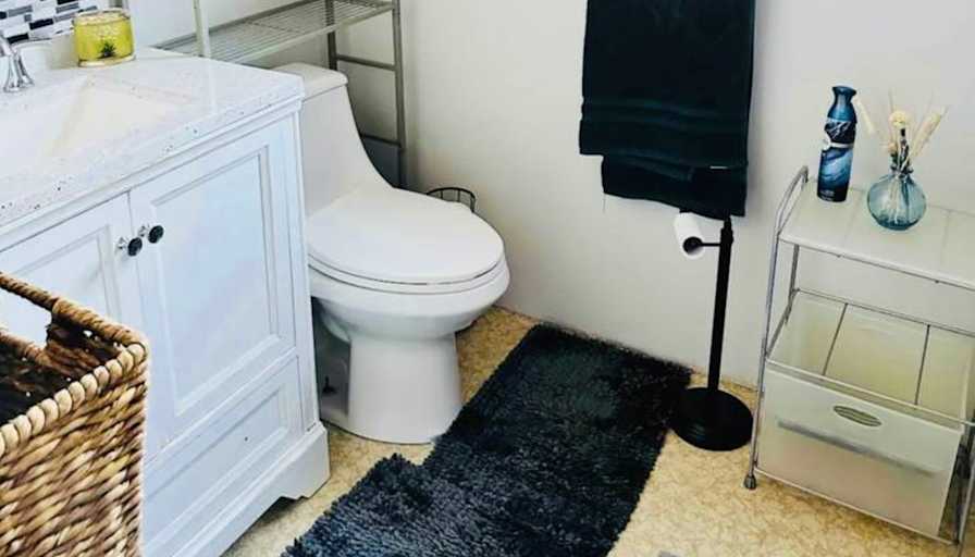 Carolyn M Milks's room