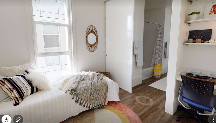 Young-Bin's room