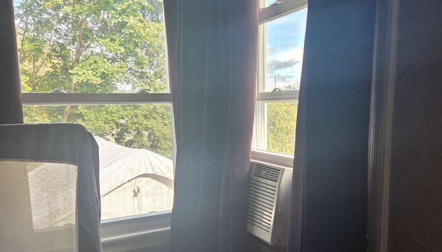 Laura mendoza's room