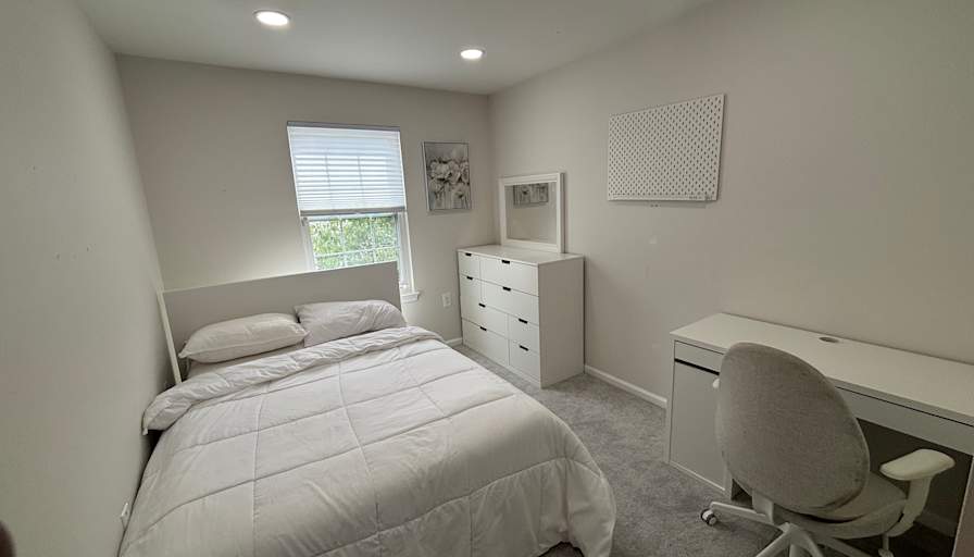 JOHN Oluwaseun JUMBO's room