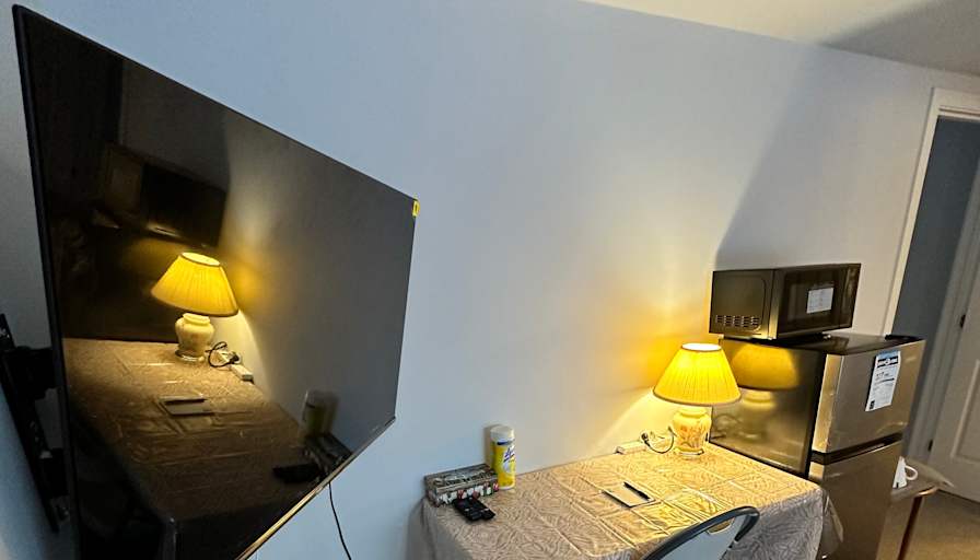 Carlos's room