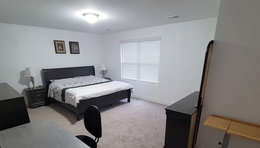 Ken's room