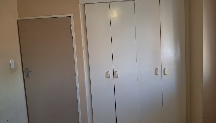 LIZEL-MARIE MICHELL HENDRIKS's room