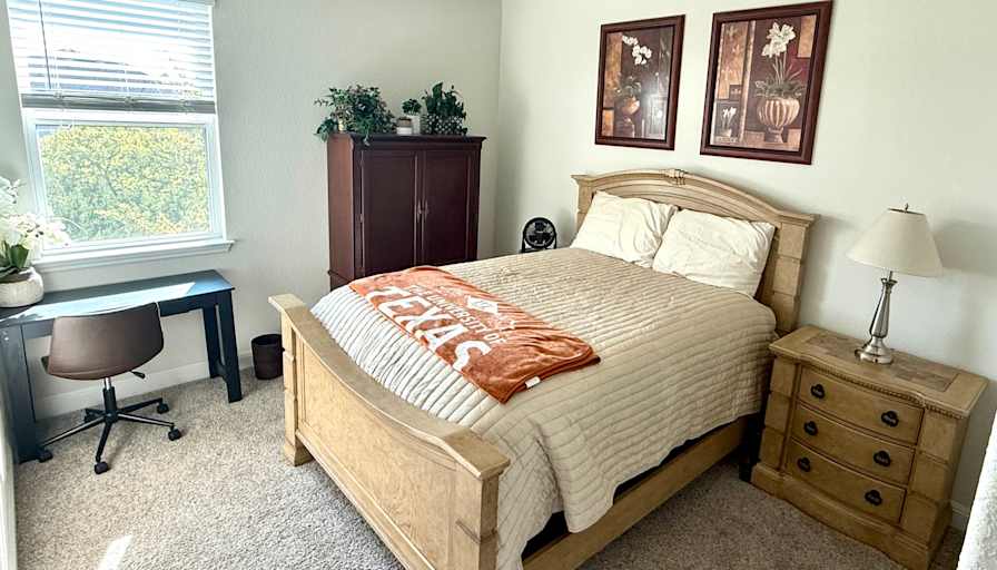 Heidi Jones's room