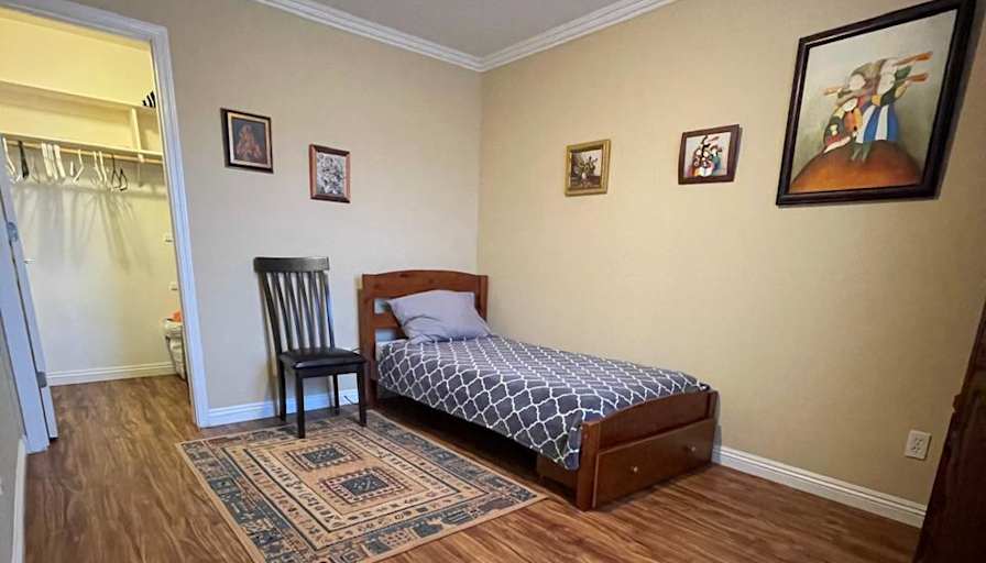 Larisa  Polozova's room