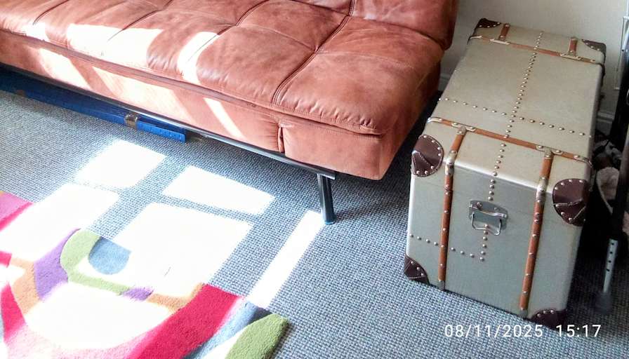 UMALI OKO's room