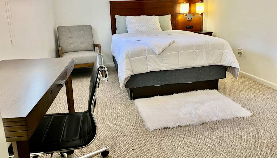 ENDALE's room