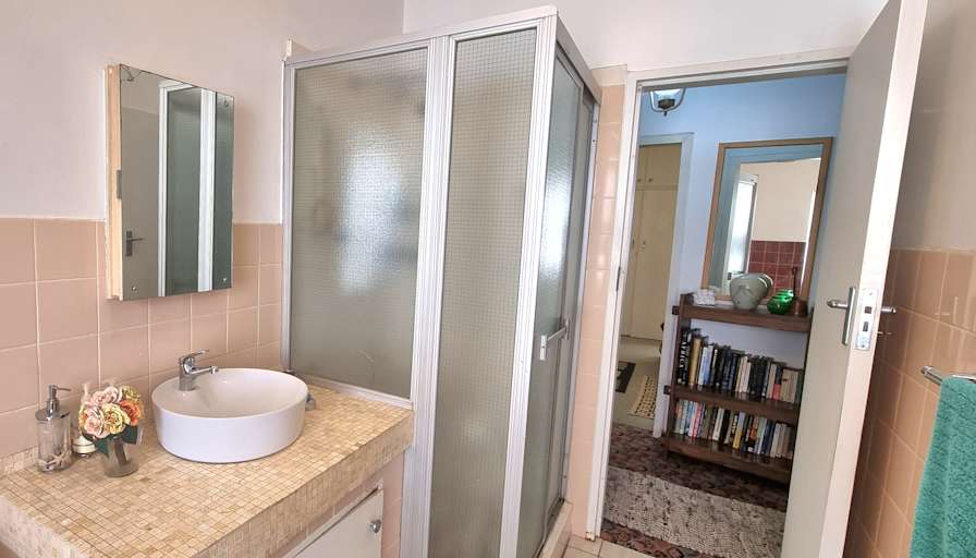 caroline's room