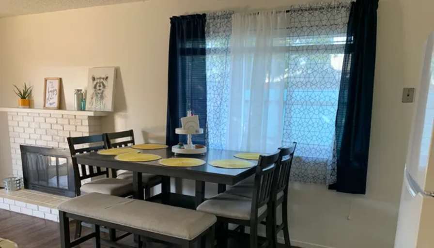Room for rent's room