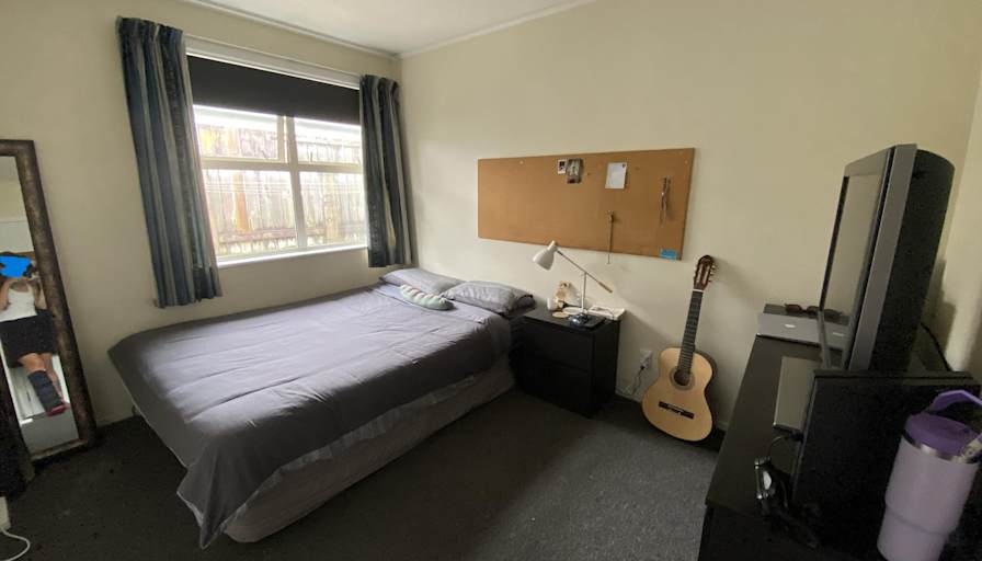 stefan's room