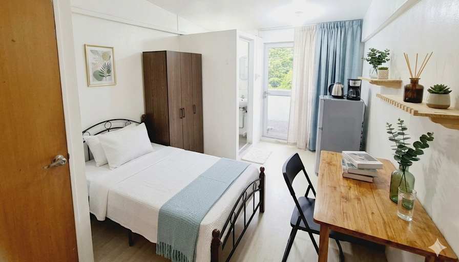Roomy's room