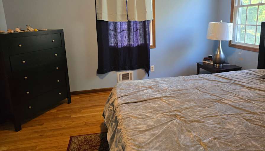 Esthela's room
