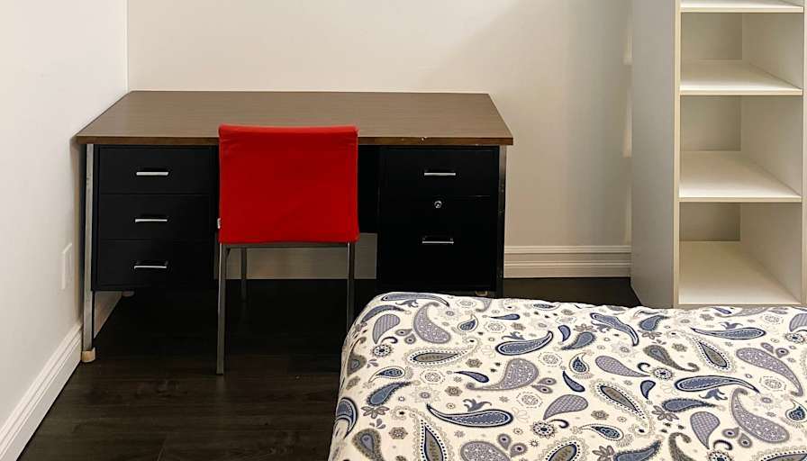 Xander Lee's room