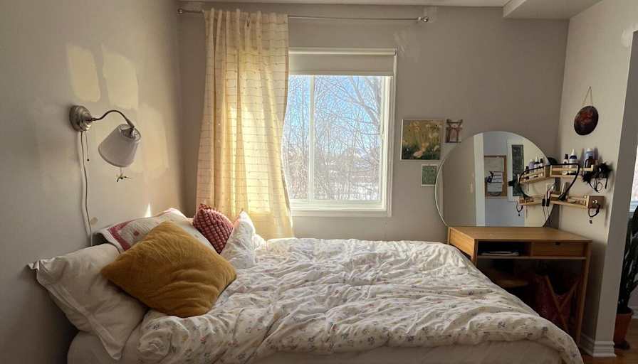 ouleiyah's room