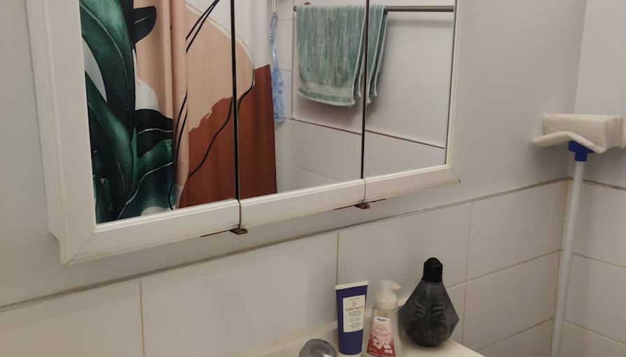 Dragos's room