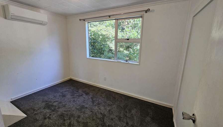 Sez's room