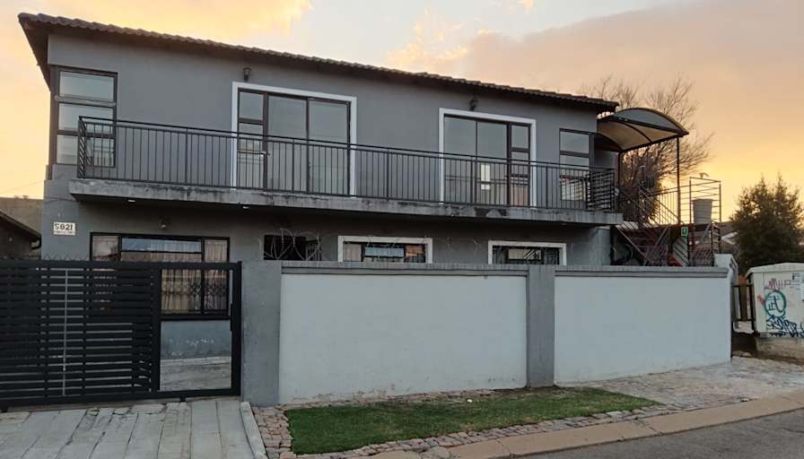 Tshepo Seth Mataboge's room