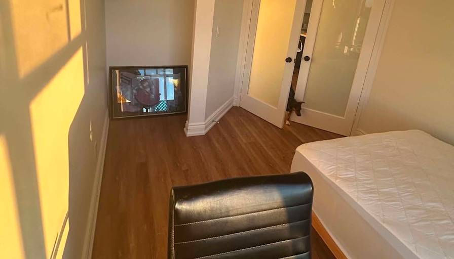 Naomi's room