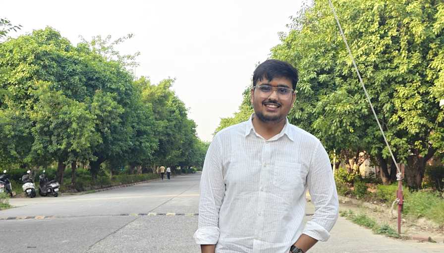 PRIYANSHU OJHA's room