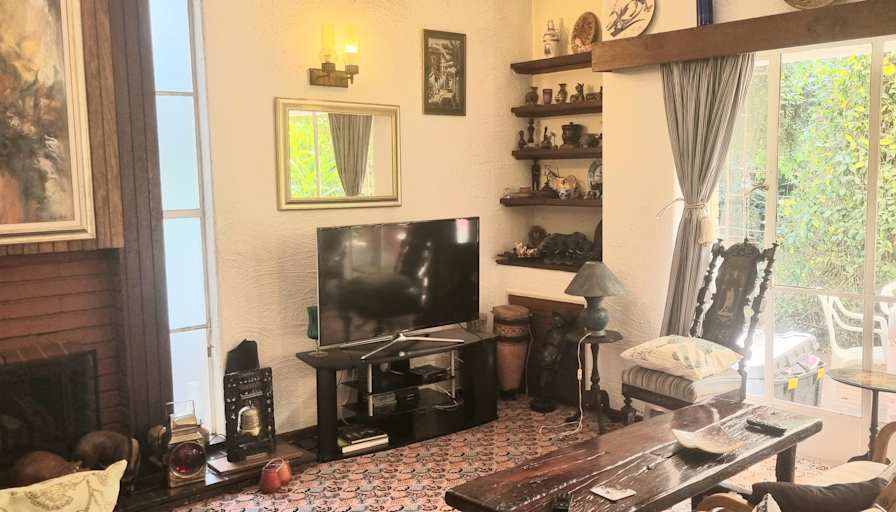 caroline's room