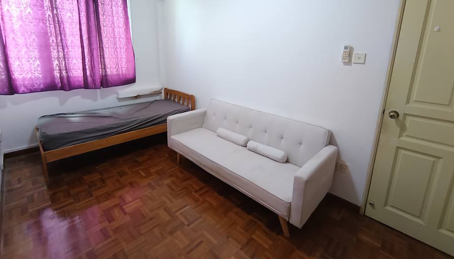 d's room