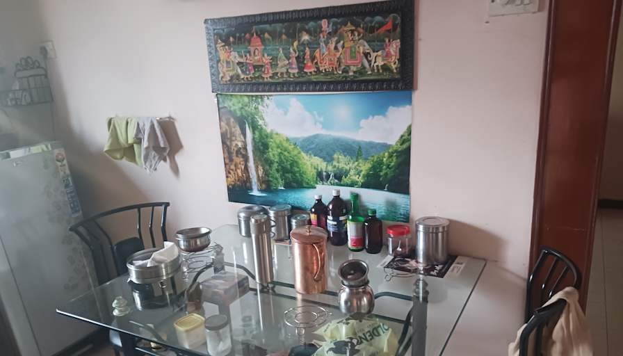 makarand's room
