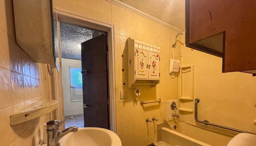 Yolanda Perkins's room