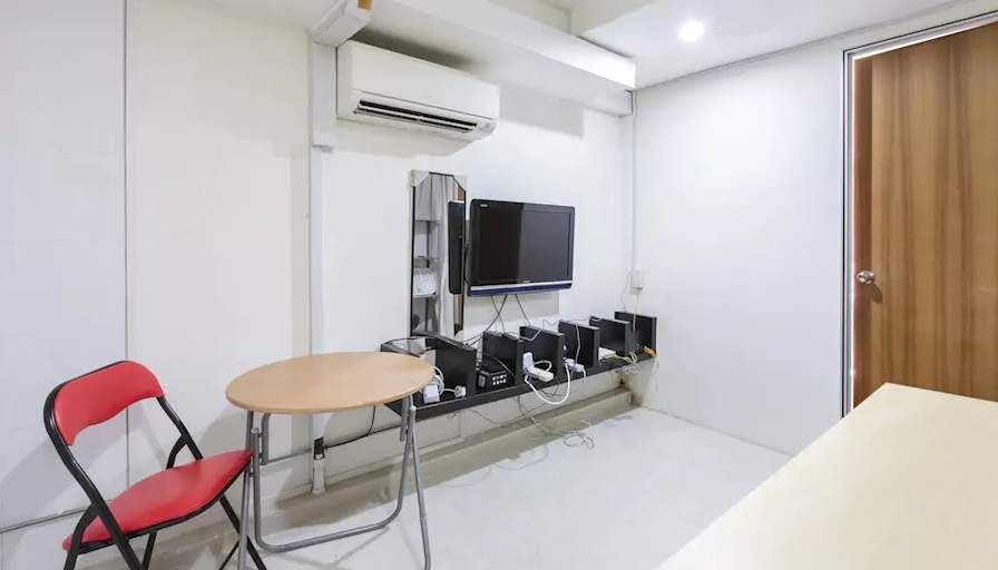 Roomy's room