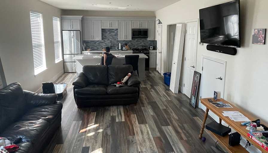 adam mcintyre's room