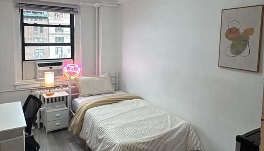 Freddy's room