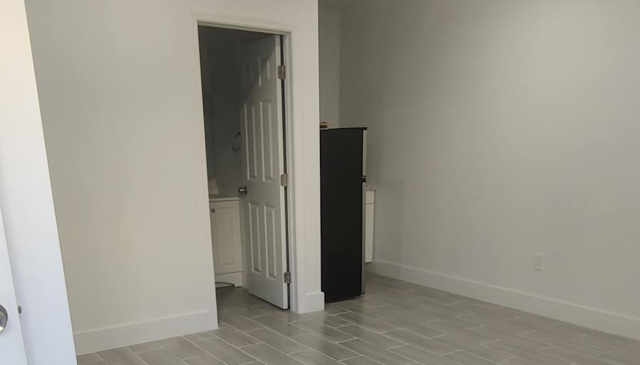 Luis's room