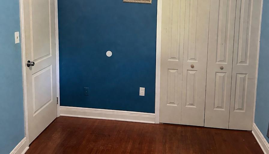 Enrique's room