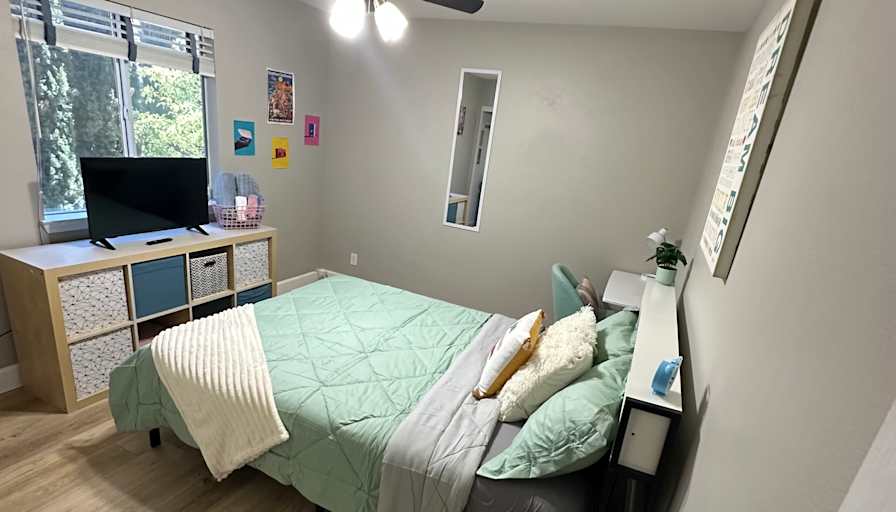 TheOakVista's room