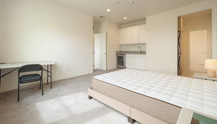 Lakevilla's room