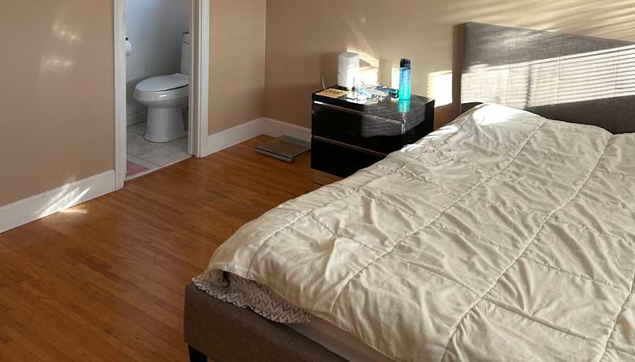 mert's room