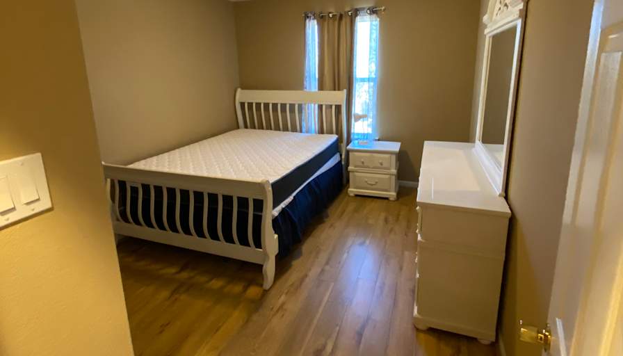 Tom's room