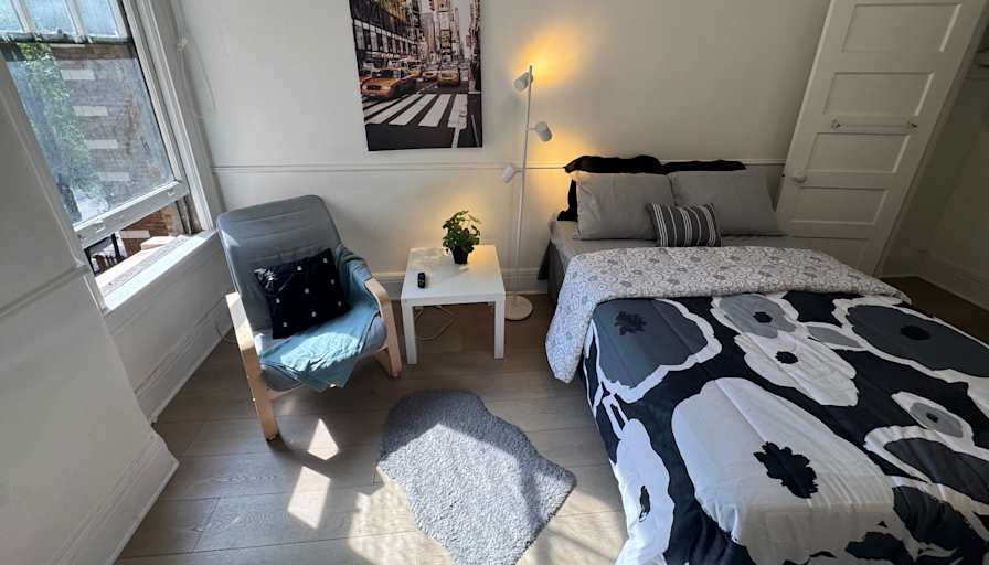 Alona's room