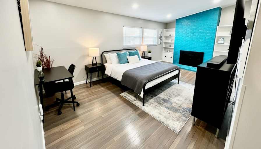 Cincy Furnished Stays's room