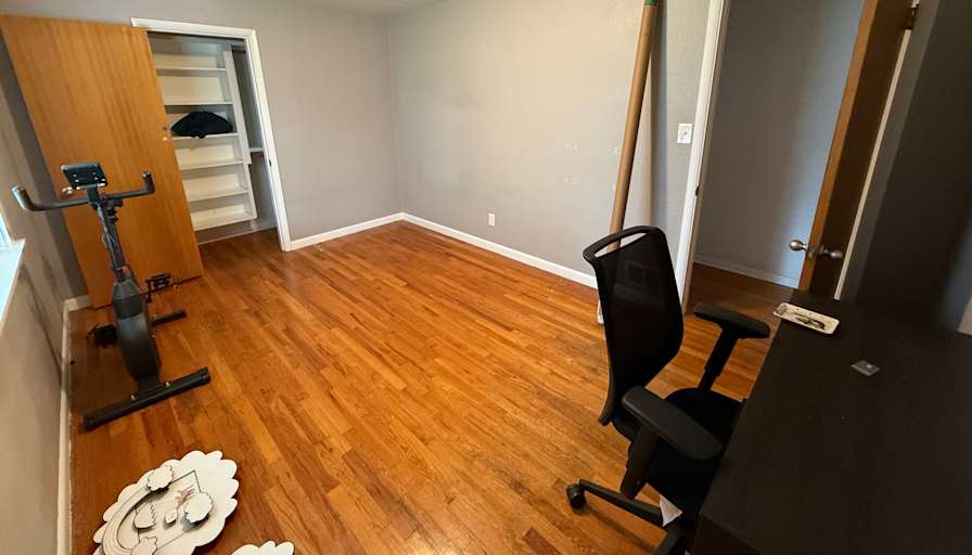 bill's room