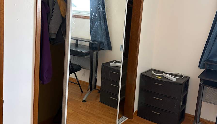 Huyen's room