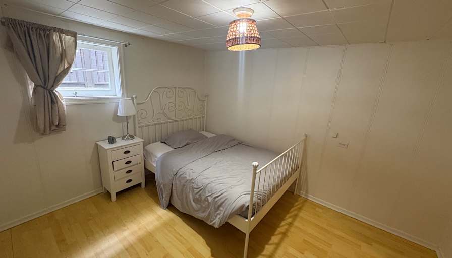 Hans's room