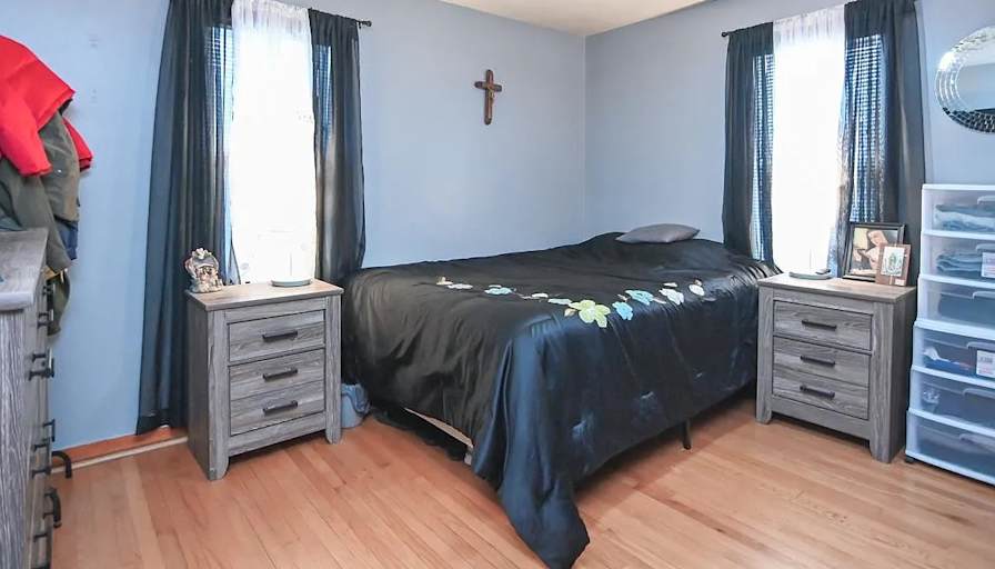 Suzanne's room
