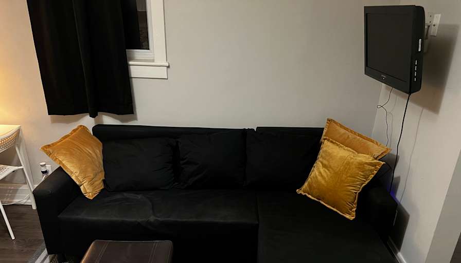 Nick Sarkovski's room