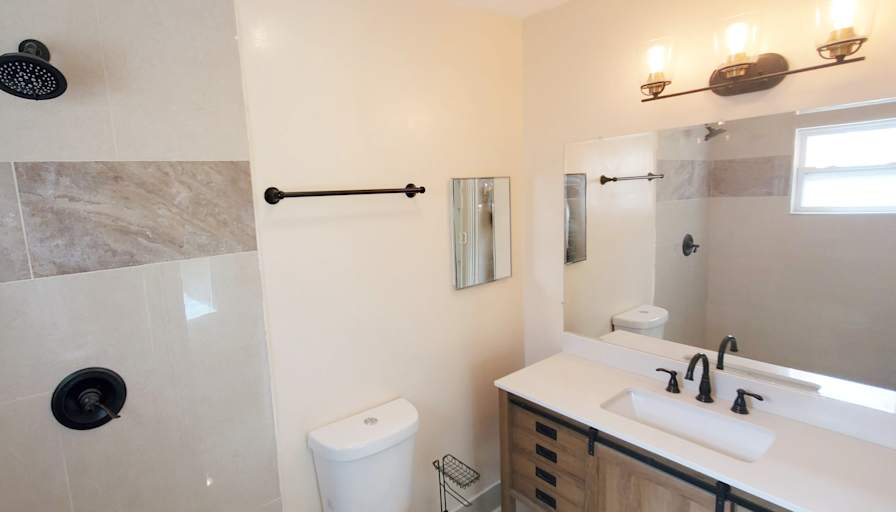 Jason Bryan, Realtor's room