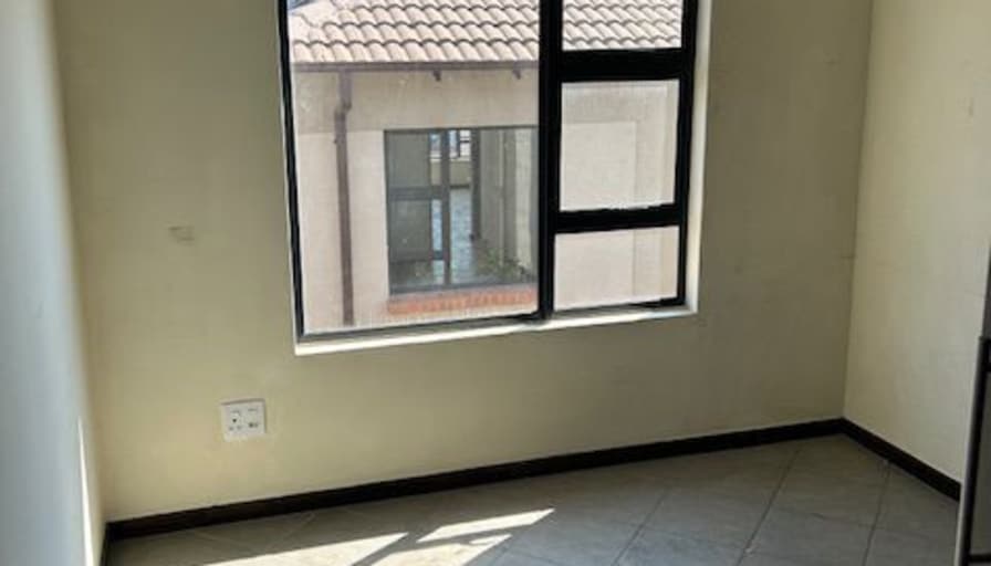 Tlangi's room