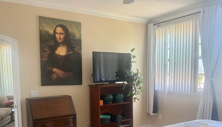Carmen's room